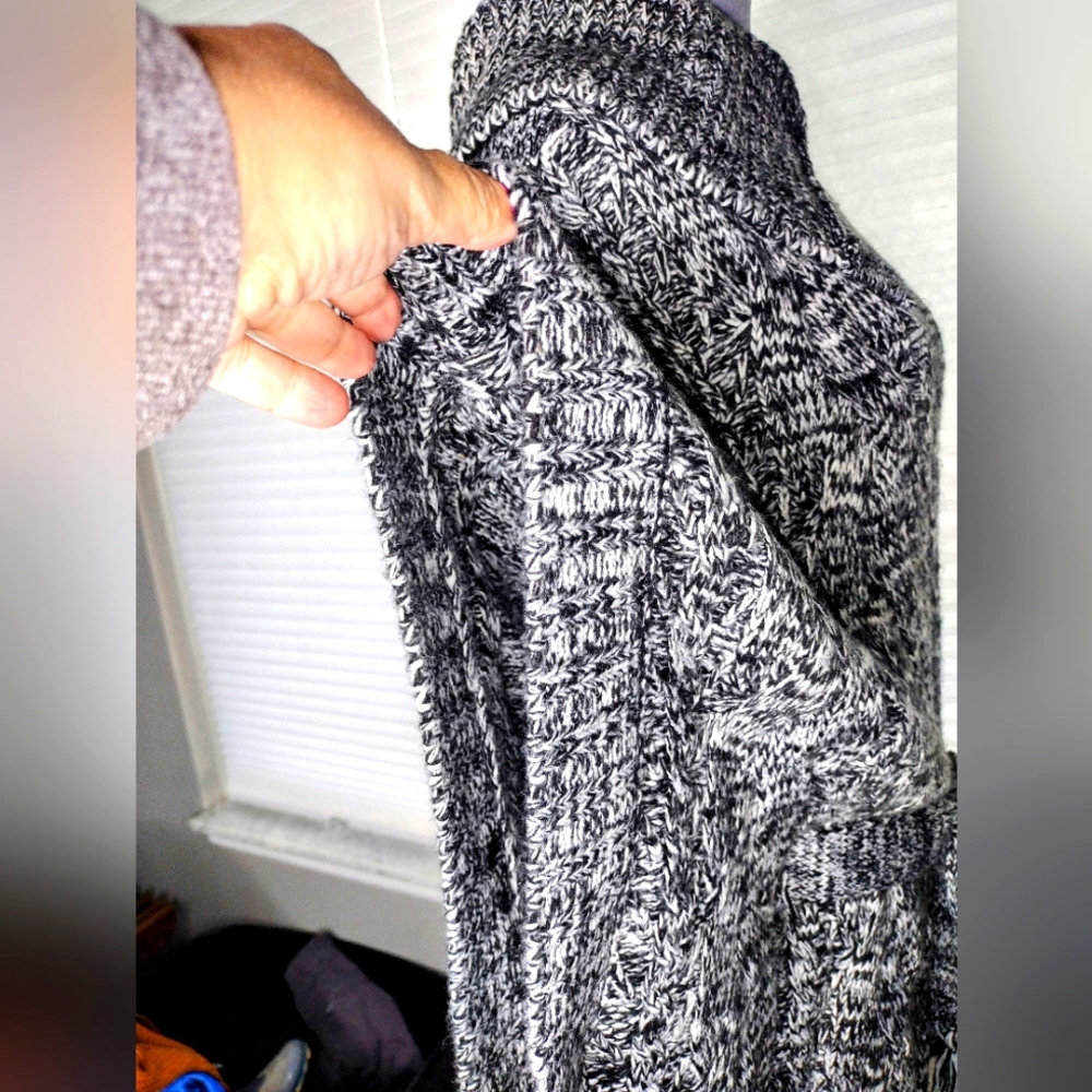 525 America Cable Knit Belted Poncho Cowl Neck Sweater Charcoal L/XL - Picture 9 of 15